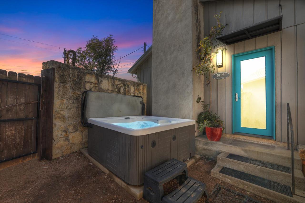 406 Lodge-A: Hot-Tub & 2 Blks To Main St Fredericksburg Eksteriør bilde